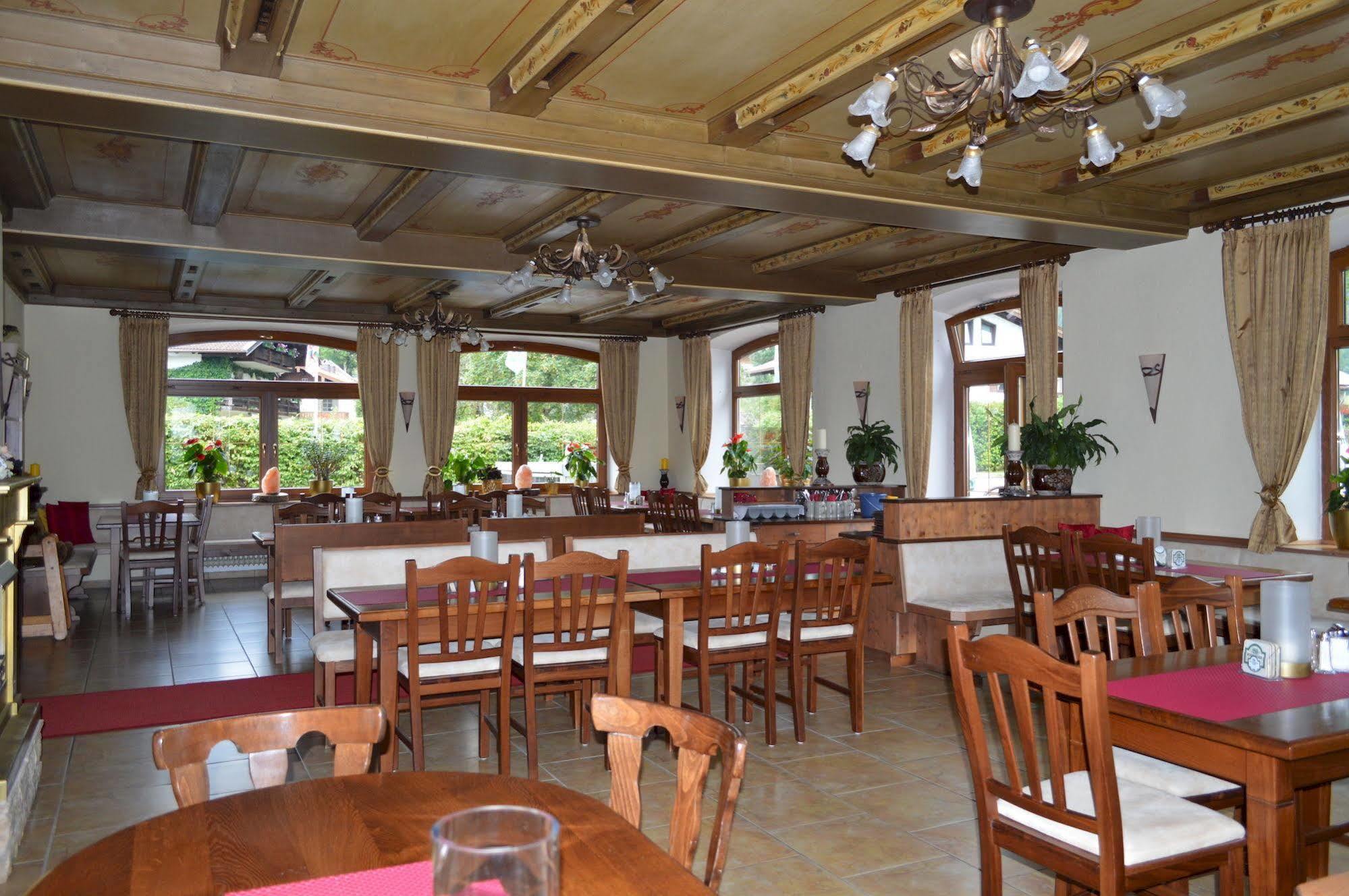 Hotel Bavaria Инцел Екстериор снимка